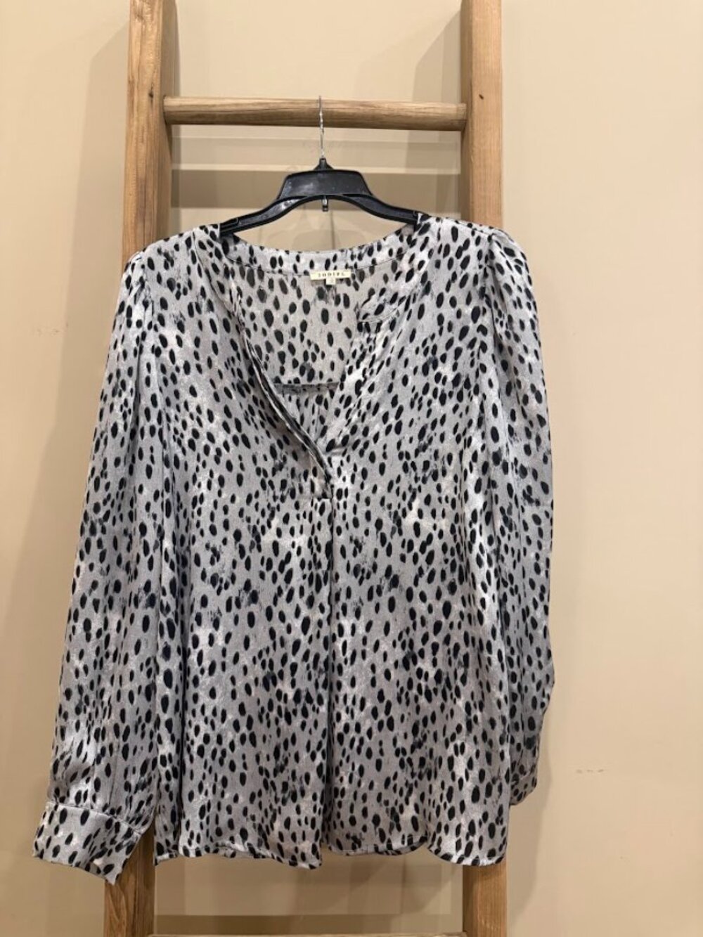 JODIFL Black White Animal Print Blouse Long Sleeve V Neck Button Front